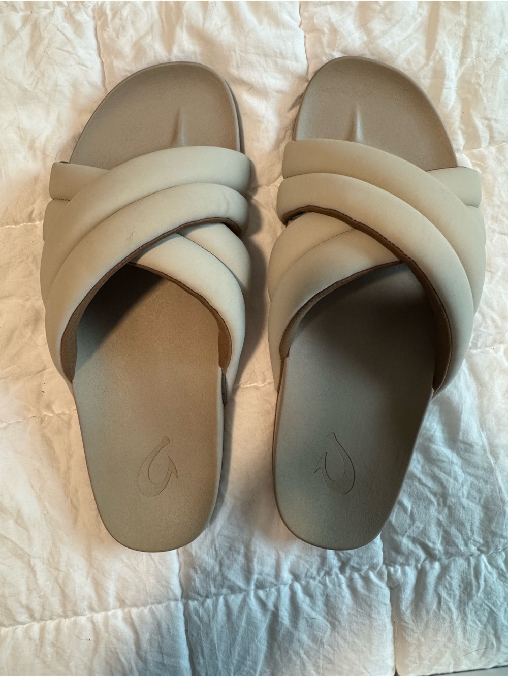 Olukai Hila Women’s Puffy Slide Sandals